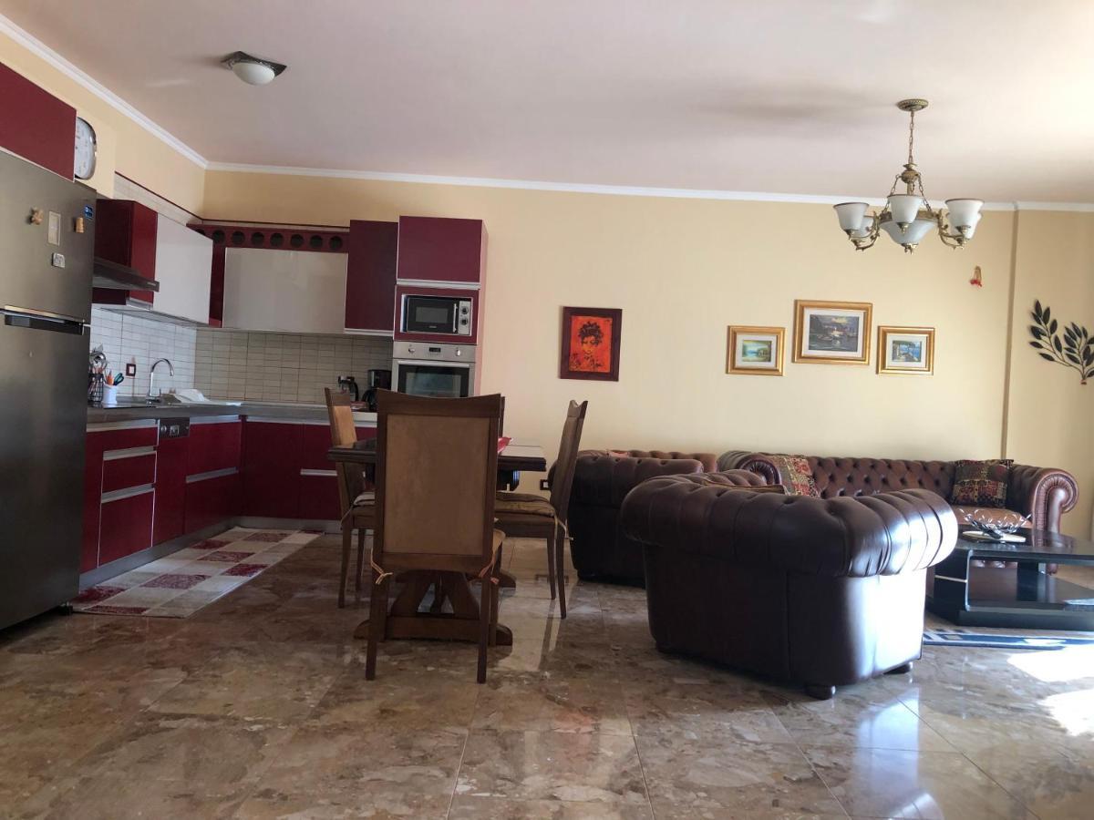 Fully Equipped Flat With Stunning Sea Views Appartement Durrës Buitenkant foto
